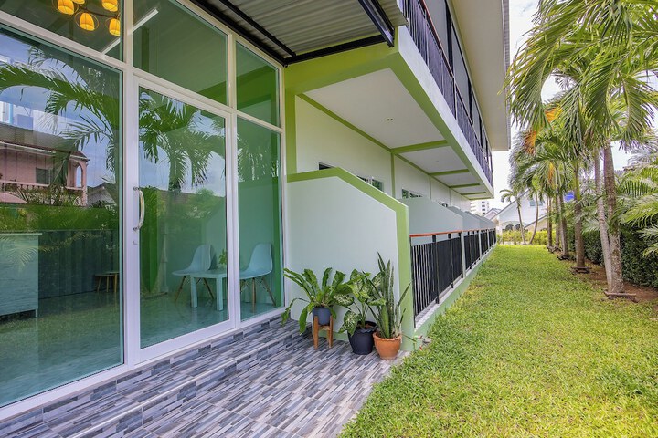 Hotel Exterior 24 of 29