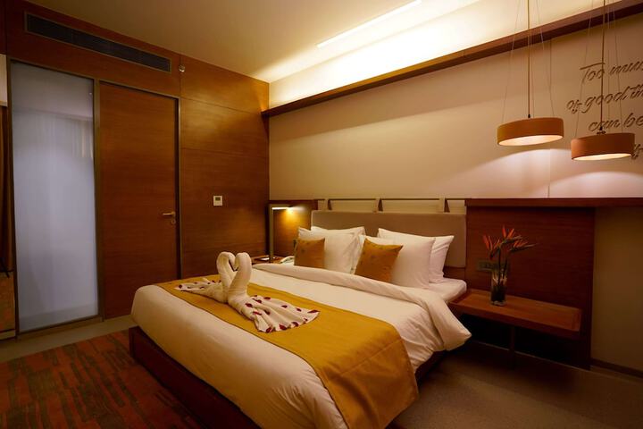 Room 8 of 15