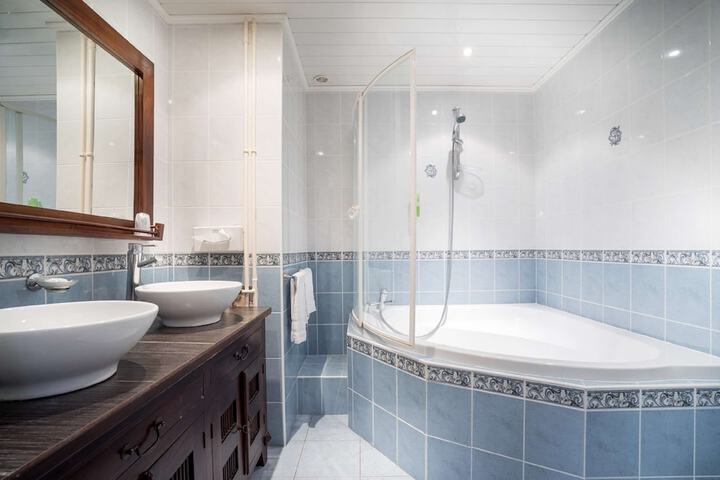 Bath Photo