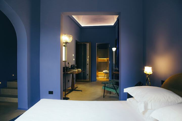 Room 13 of 81