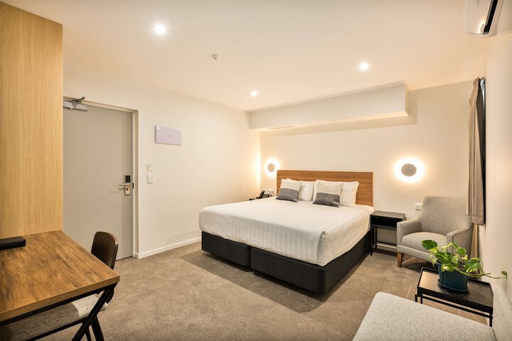 Room 43 of 150