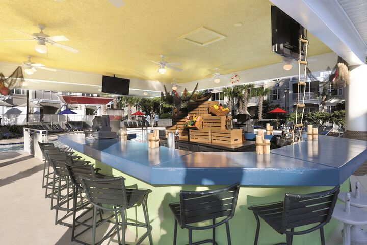 Poolside bar