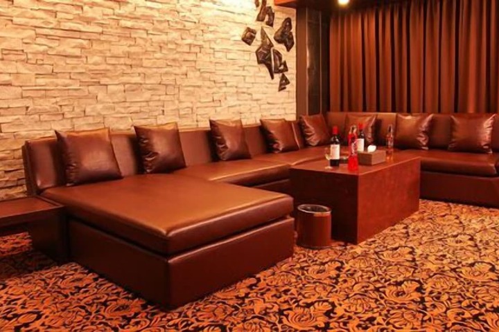 Room 32 of 42