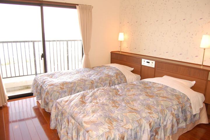 Room 3 of 18