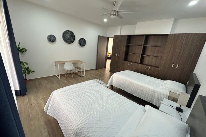 Room 8 of 60