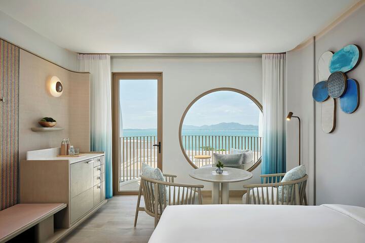 Room 25 of 210