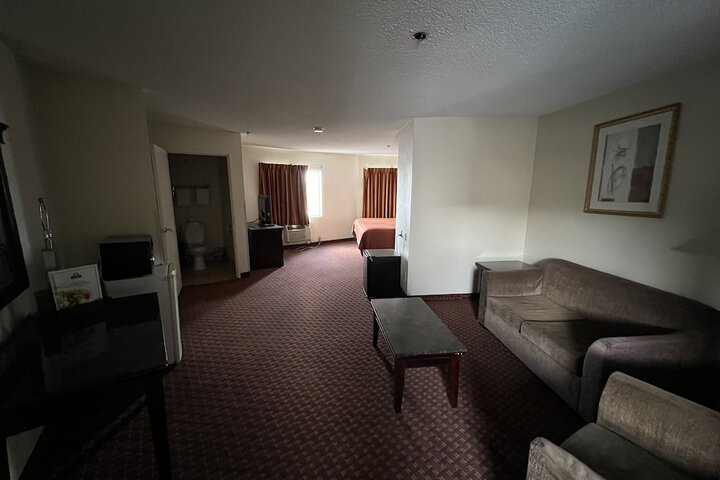 1 King Bed (9 of 18)