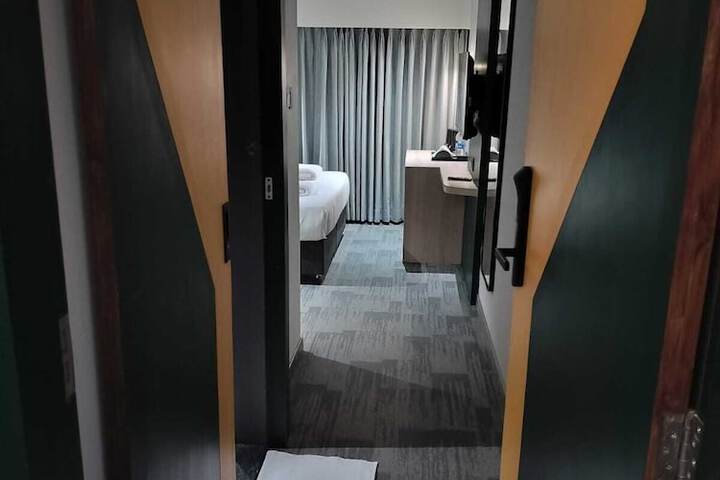 Room 17 of 48