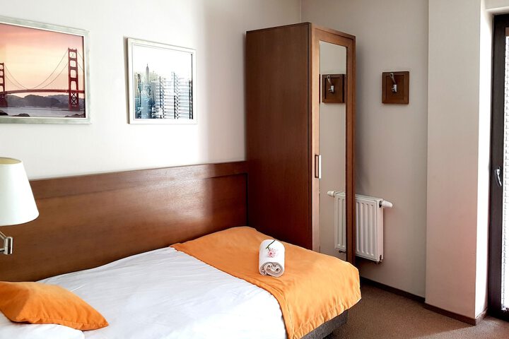 Room 10 of 47