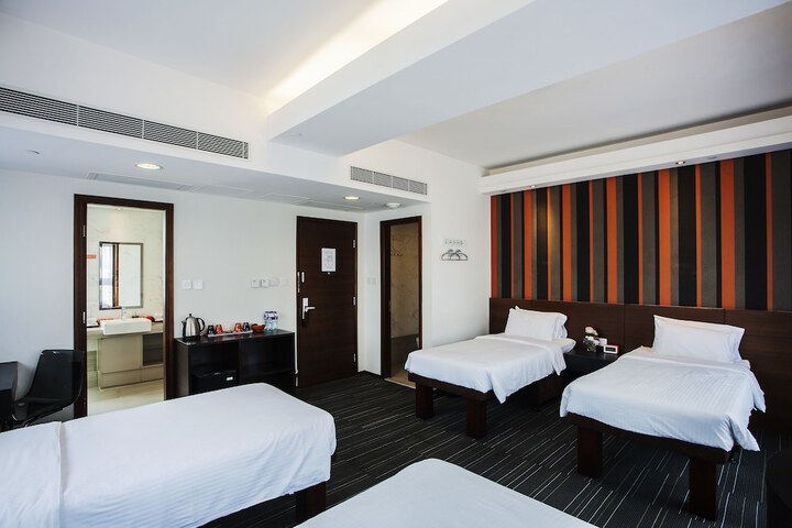 Room 30 of 58