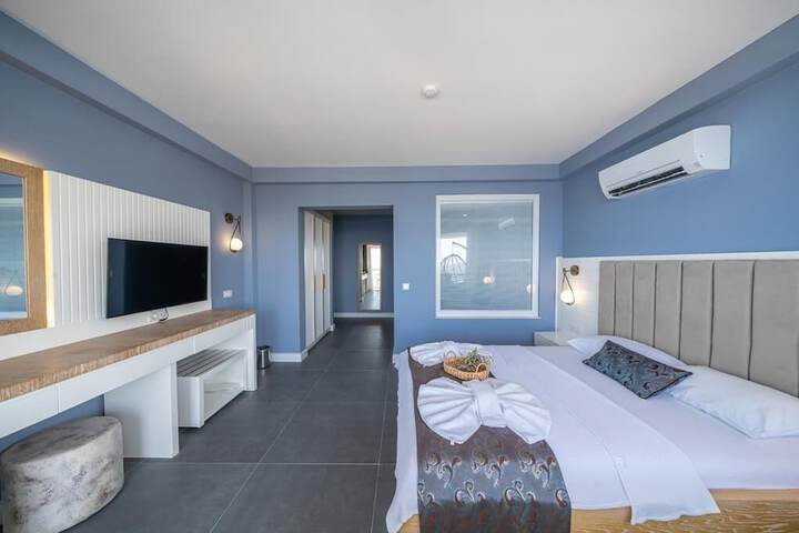 Room 45 of 128