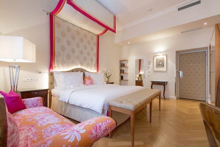 Room 8 of 65