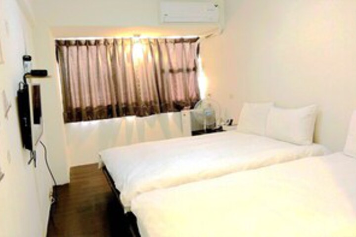 Room 30 of 38