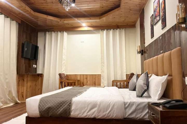 Room 3 of 12