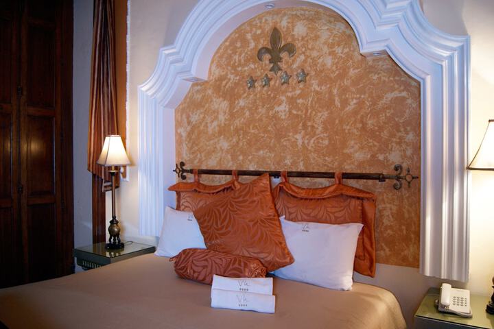 Room 9 of 27