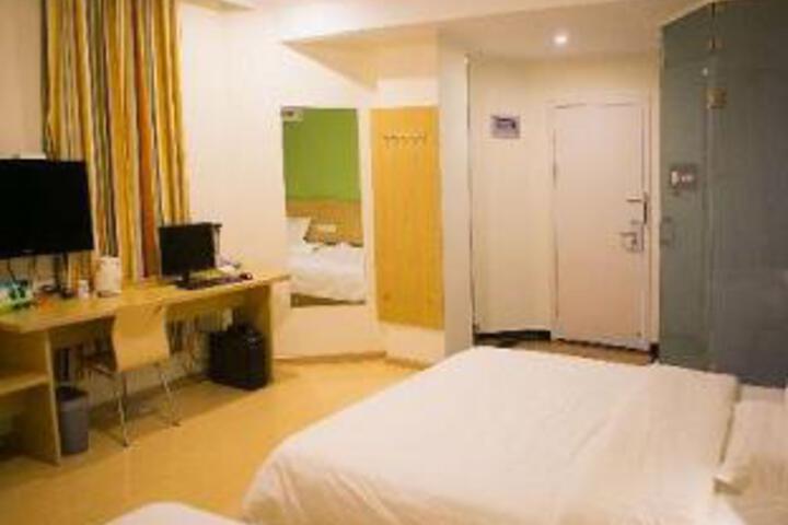 Room 3 of 3