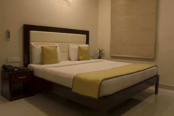 Room 5 of 33