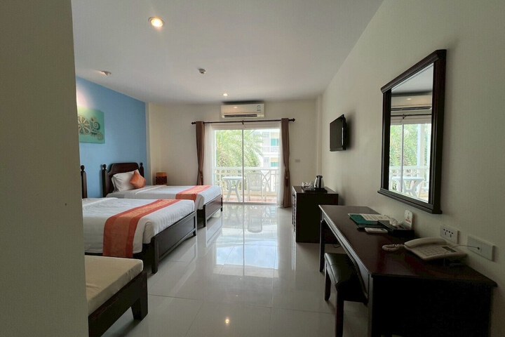 Room 9 of 50