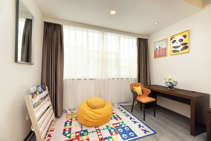 Room 25 of 58