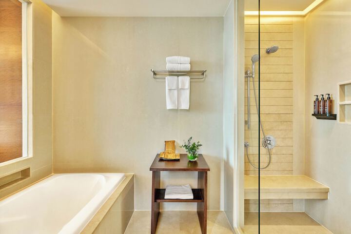 Room 52 of 114