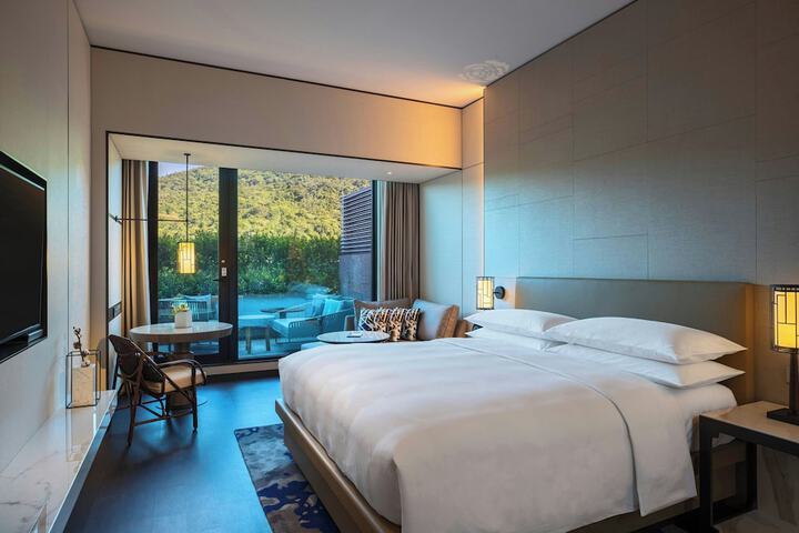 Room 10 of 49