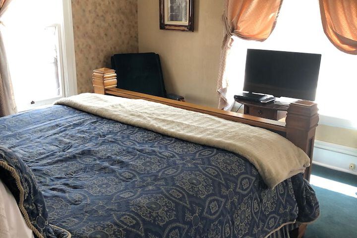 Room 11 of 44