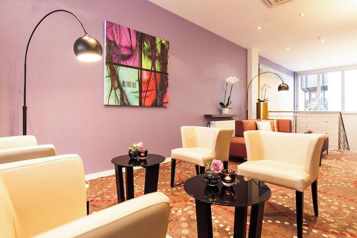 Guest Lobby