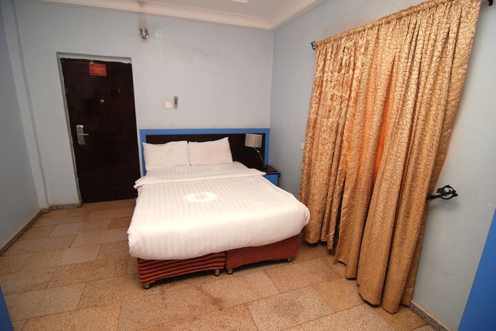 Room 7 of 44