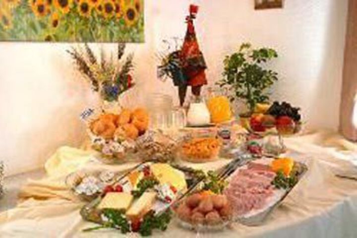 Dining 4 of 6
