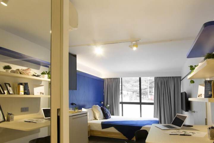 Room 12 of 43