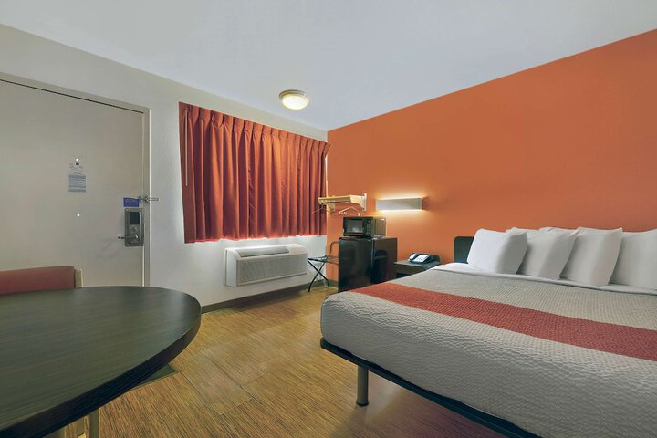 Room 26 of 50