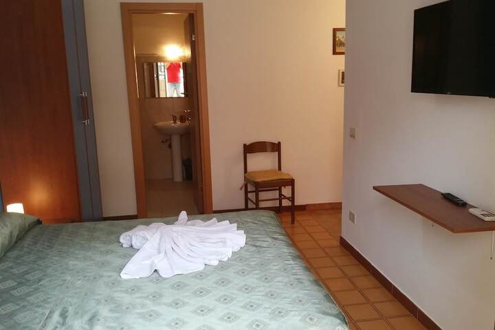 Room 18 of 24