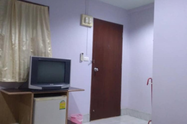 Room 9 of 31