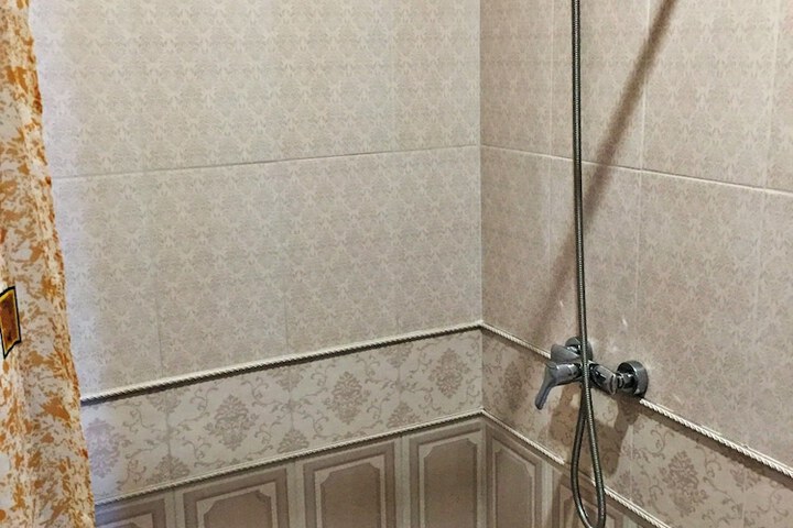 Room 11 of 25