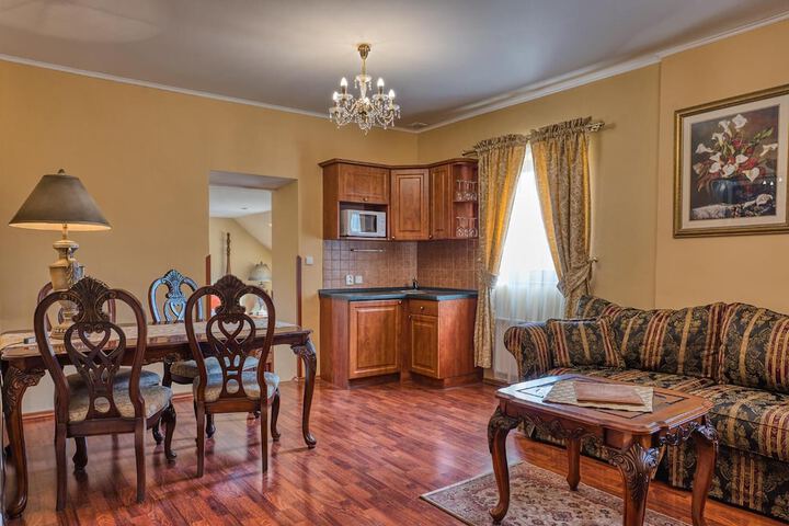 Room 15 of 38