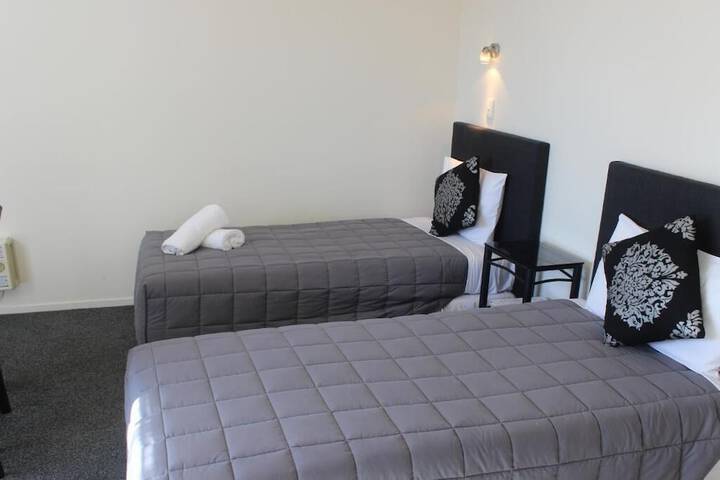 Room 10 of 40