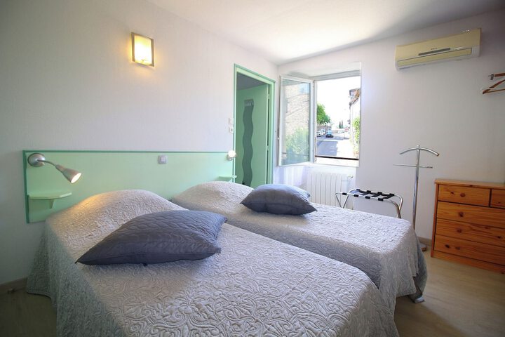 Room 7 of 35