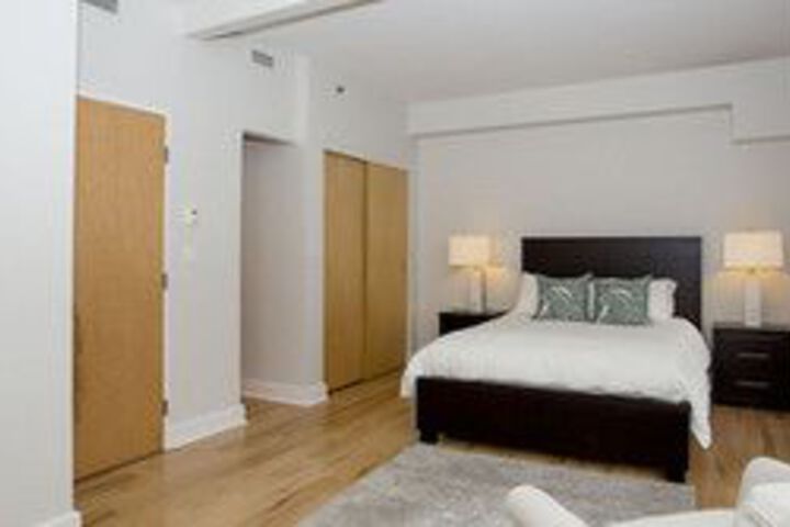 Room 10 of 27