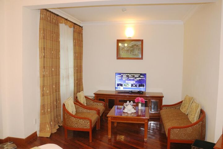 Room 21 of 38