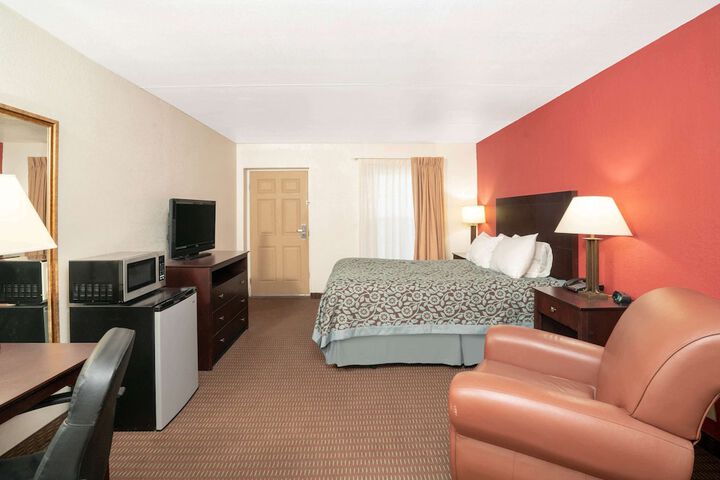 Room 14 of 36