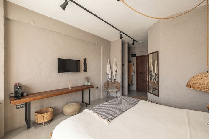 Room 13 of 53