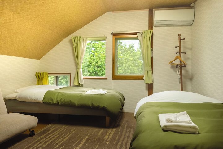 Room 5 of 75