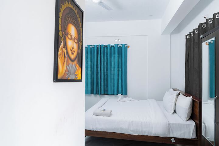 Room 2 of 26