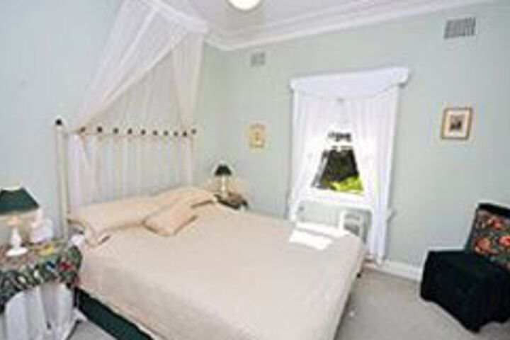 Room 5 of 13