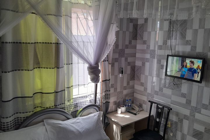 Room 28 of 38