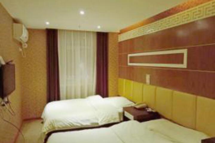 Room 9 of 11