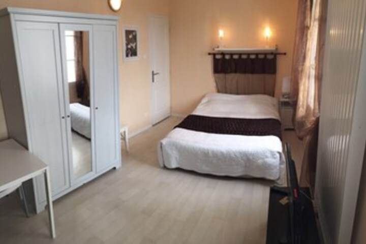 Room 10 of 19
