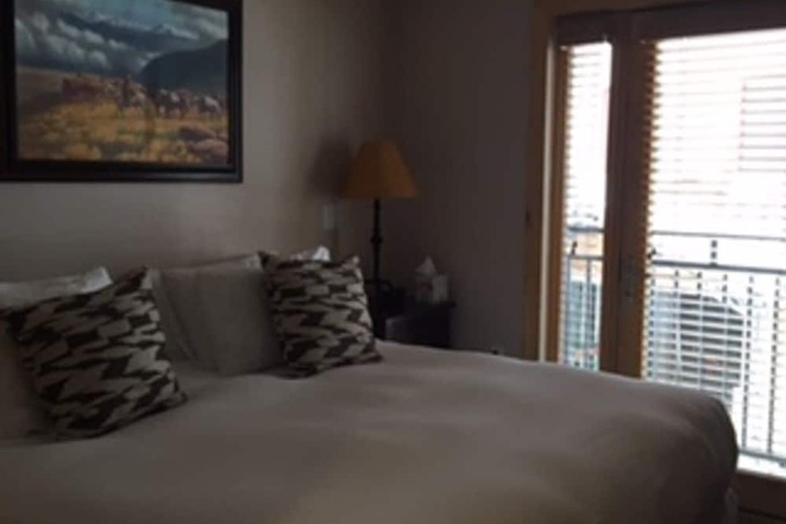 Room 10 of 20