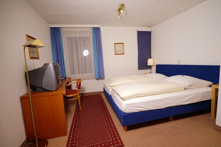 Room 5 of 50