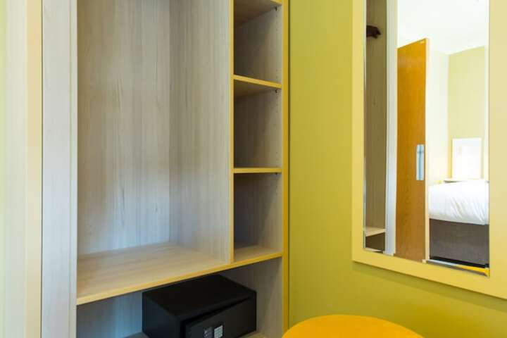 Room 14 of 69